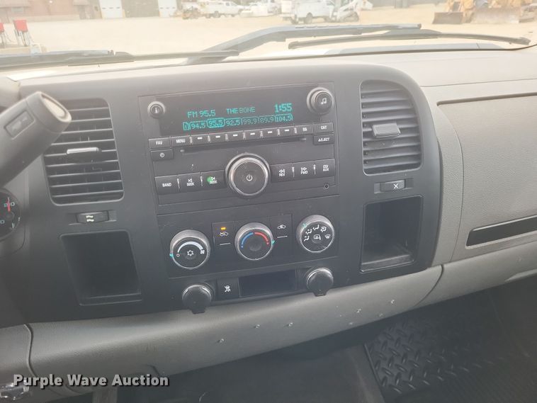 image for item MI9835 2011 Chevrolet Silverado 1500 LS  Ext. Cab pickup truck