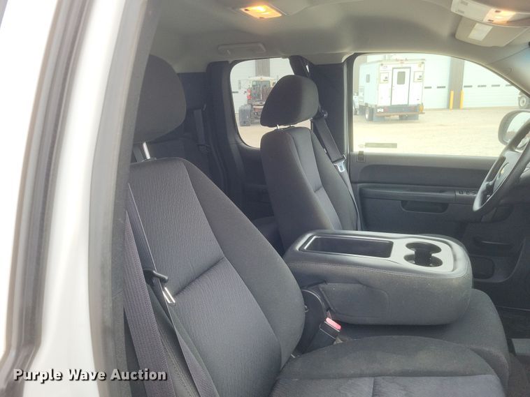 image for item MI9835 2011 Chevrolet Silverado 1500 LS  Ext. Cab pickup truck