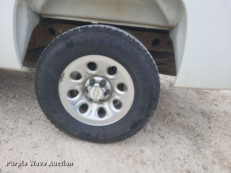 image for item MI9835 2011 Chevrolet Silverado 1500 LS  Ext. Cab pickup truck