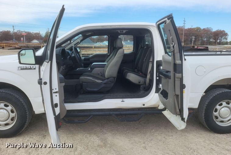 image for item MI9836 2015 Ford F150 XL  SuperCab pickup truck