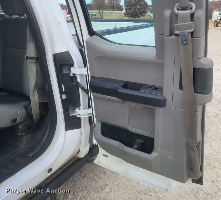 image for item MI9836 2015 Ford F150 XL  SuperCab pickup truck