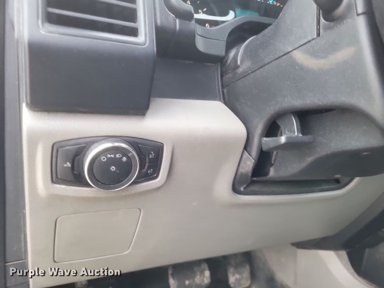 image for item MI9836 2015 Ford F150 XL  SuperCab pickup truck