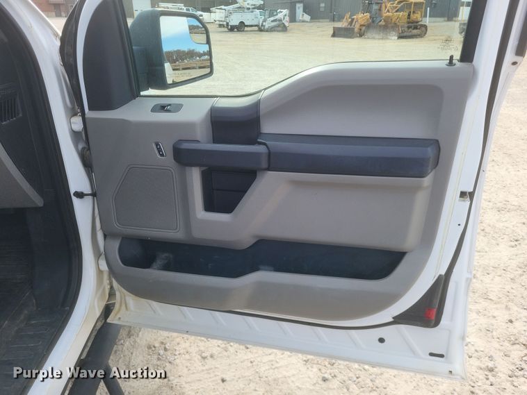 image for item MI9836 2015 Ford F150 XL  SuperCab pickup truck