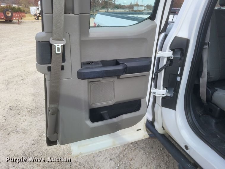 image for item MI9836 2015 Ford F150 XL  SuperCab pickup truck