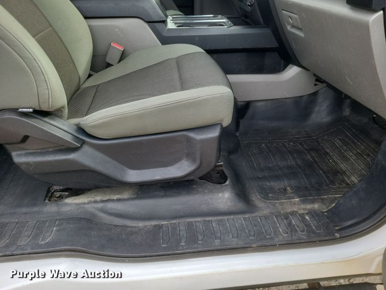 image for item MI9836 2015 Ford F150 XL  SuperCab pickup truck