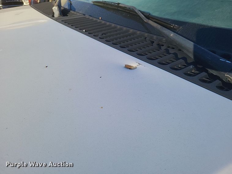 image for item MI9841 2005 Ford F350 Super Duty XL  utility bed pickup truck