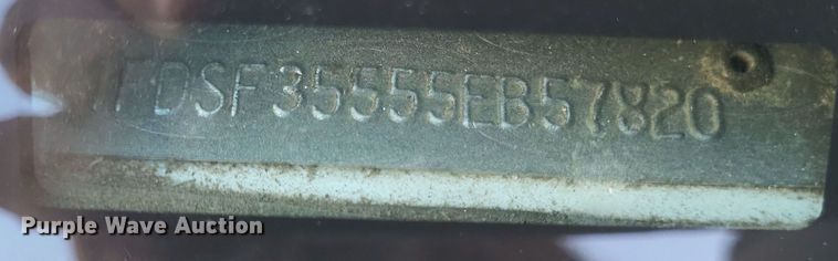 image for item MI9841 2005 Ford F350 Super Duty XL  utility bed pickup truck