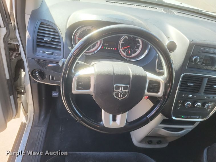 image for item MI9842 2014 Dodge Grand Caravan  van