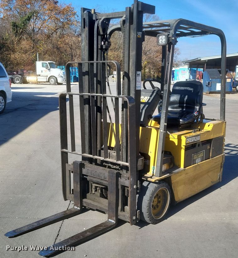 image for item MI9843 Caterpillar EP18T  forklift
