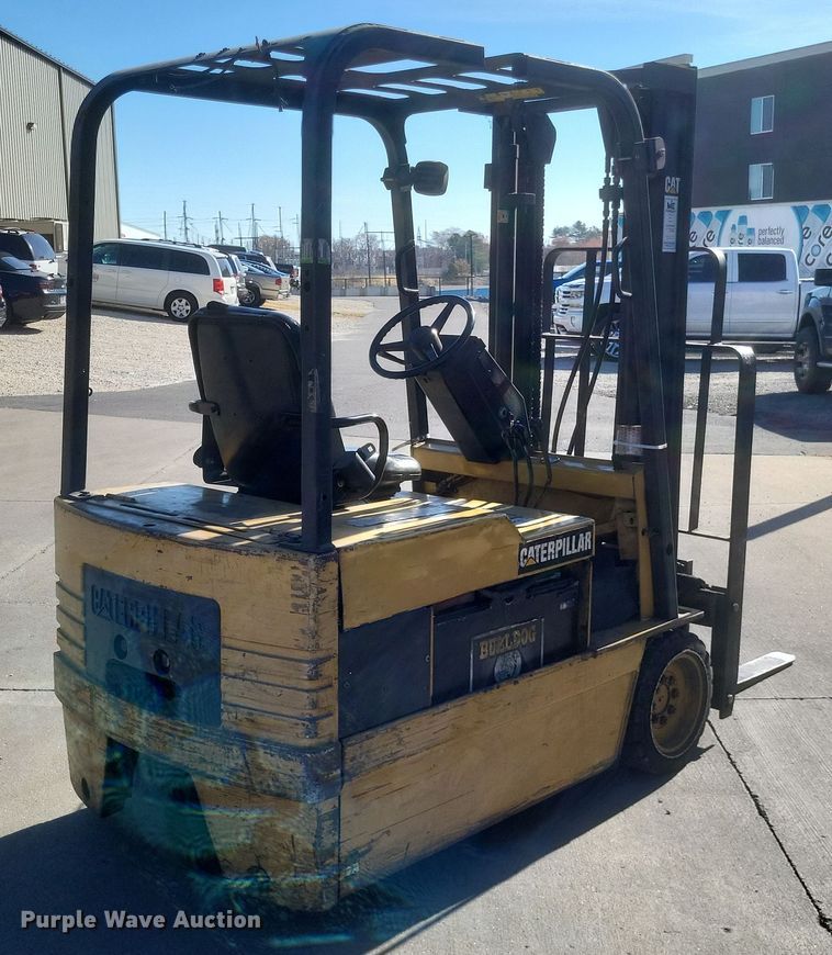 image for item MI9843 Caterpillar EP18T  forklift