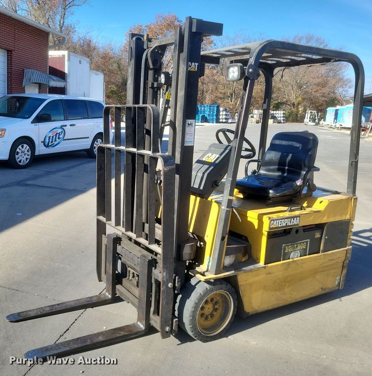 image for item MI9843 Caterpillar EP18T  forklift