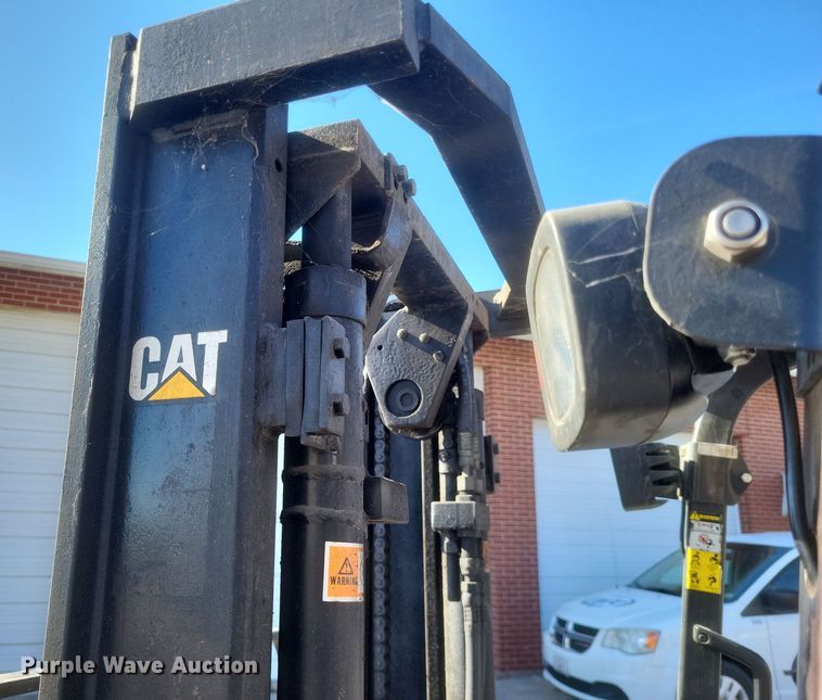 image for item MI9843 Caterpillar EP18T  forklift