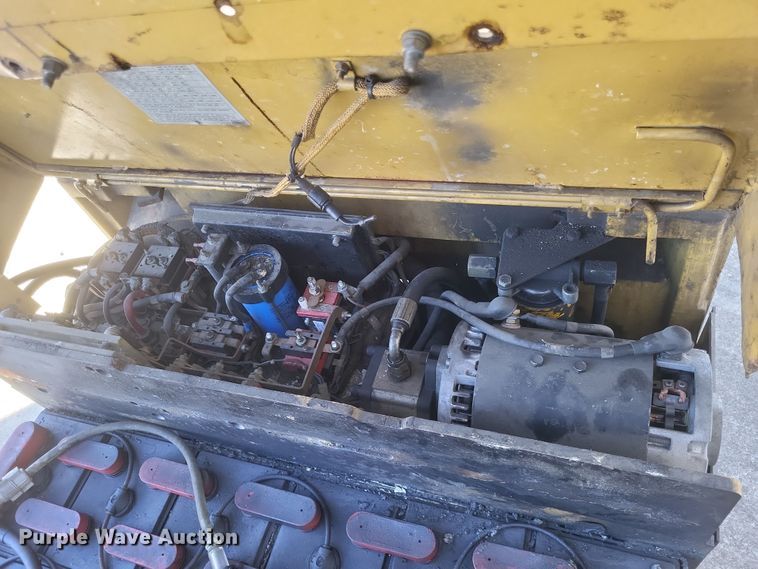 image for item MI9843 Caterpillar EP18T  forklift