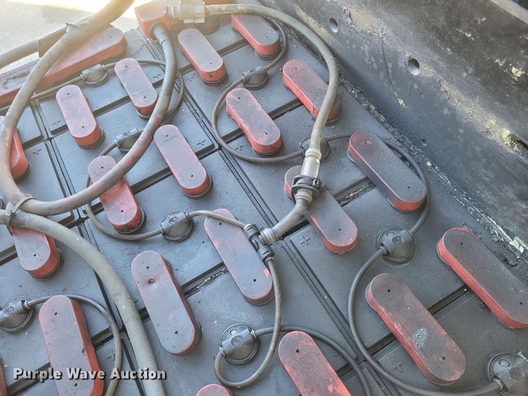 image for item MI9843 Caterpillar EP18T  forklift