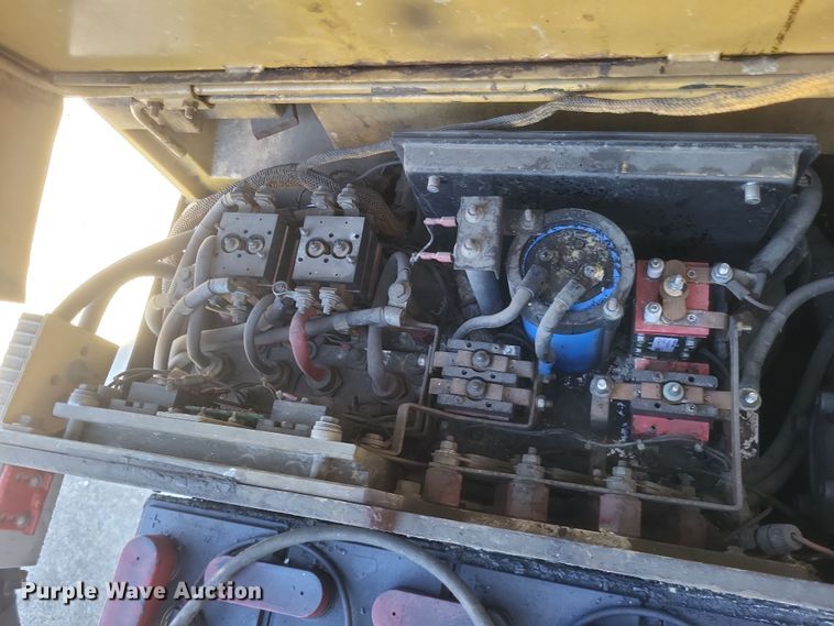 image for item MI9843 Caterpillar EP18T  forklift