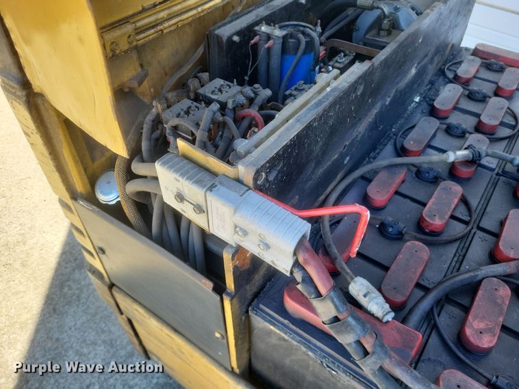 image for item MI9843 Caterpillar EP18T  forklift