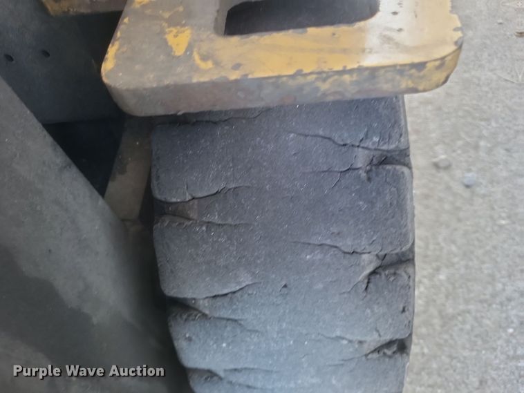 image for item MI9843 Caterpillar EP18T  forklift