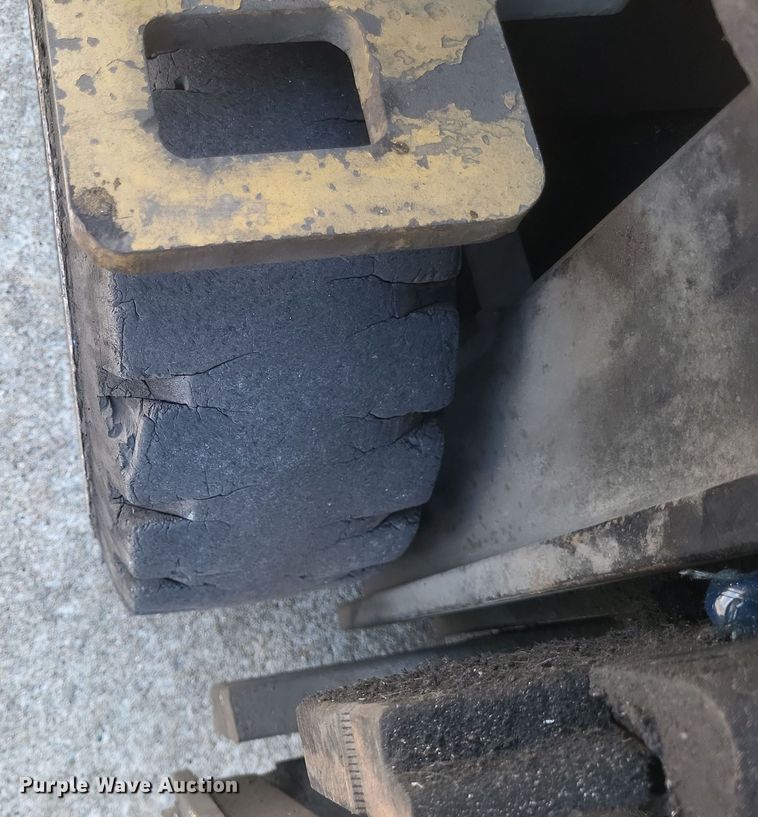 image for item MI9843 Caterpillar EP18T  forklift