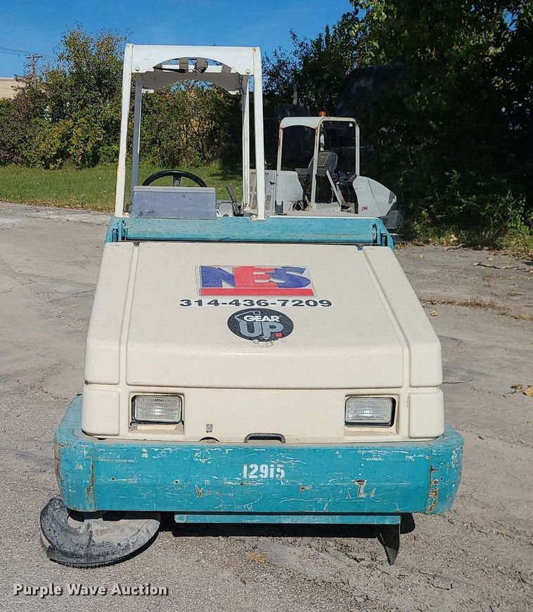 image for item MJ9443 Tennant  sweeper