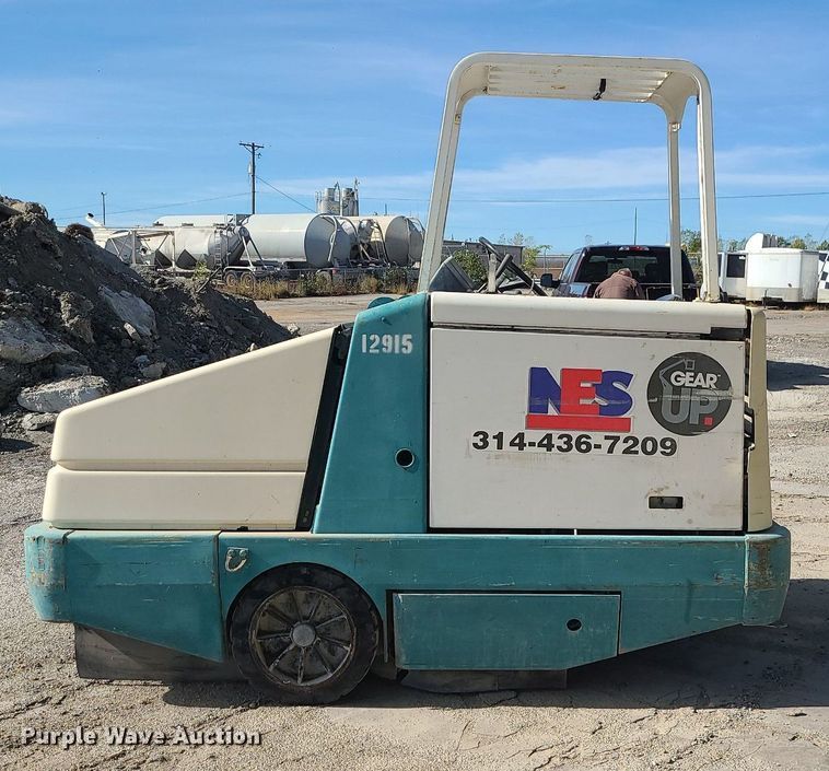 image for item MJ9443 Tennant  sweeper