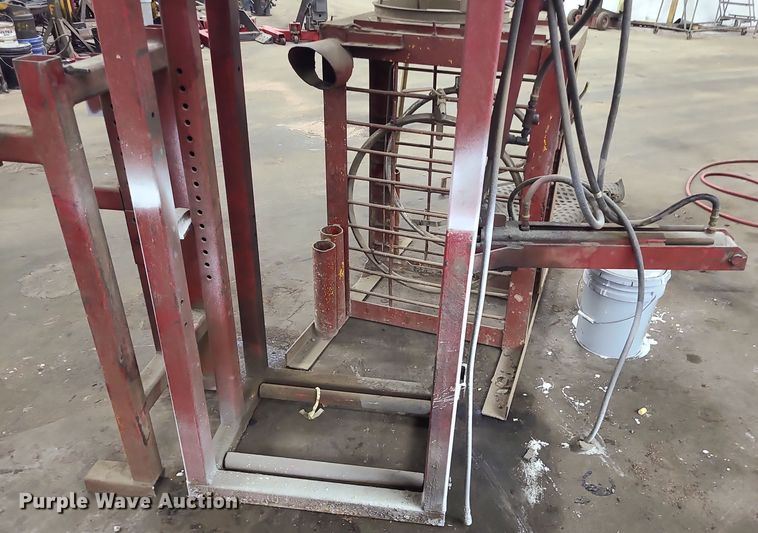 image for item MJ9519 (2) tire machines