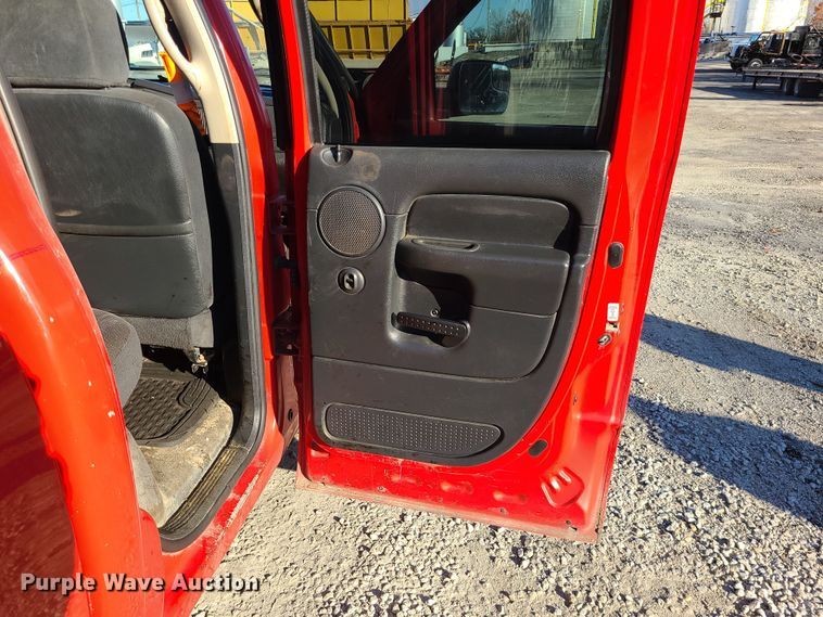 image for item MJ9522 2003 Dodge Ram 2500  Quad Cab pickup truck