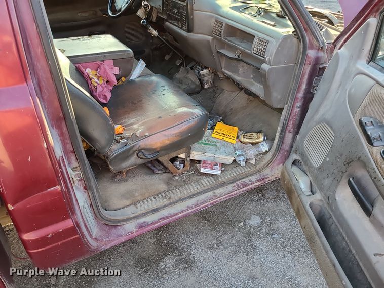 image for item MJ9523 1994 Dodge Ram 2500  utility bed pickup truck