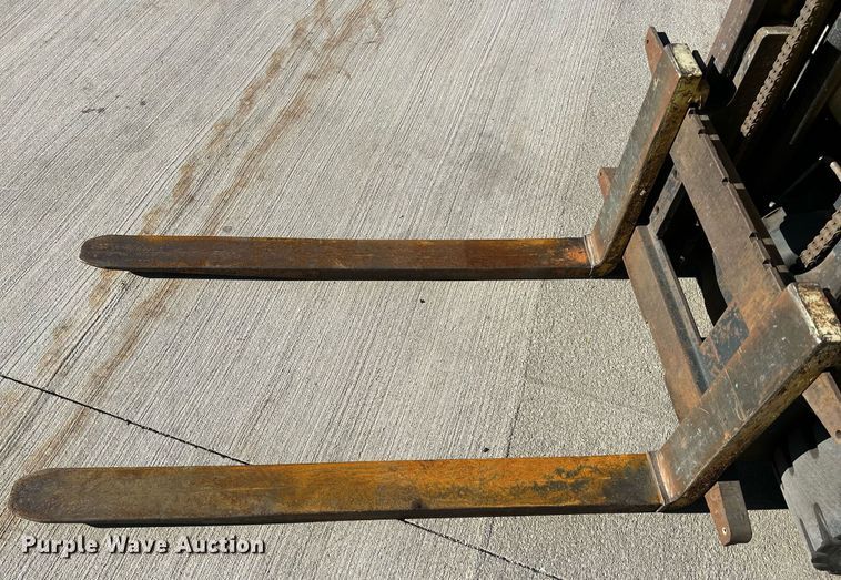 image for item MO9082 Hyster S50  forklift