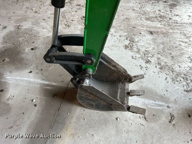 image for item MO9091 2010 John Deere 375  backhoe attachment