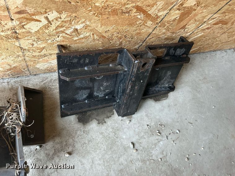 image for item MO9091 2010 John Deere 375  backhoe attachment