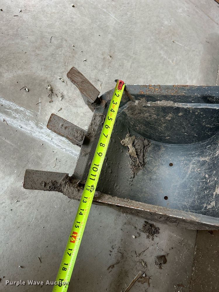 image for item MO9091 2010 John Deere 375  backhoe attachment