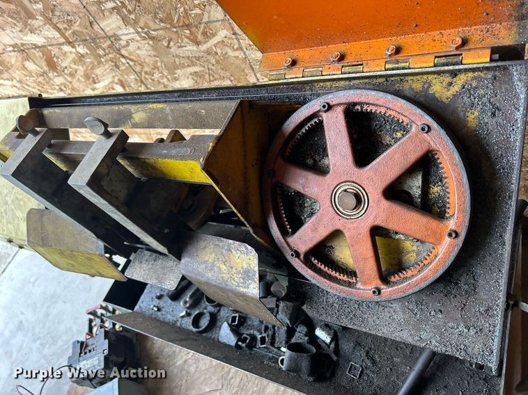 image for item MO9095 Tools