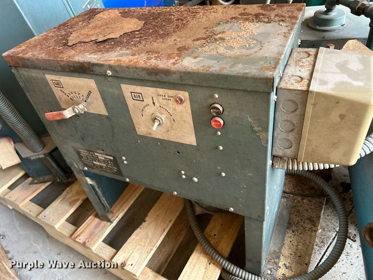 image for item MO9095 Tools