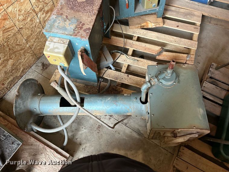 image for item MO9095 Tools