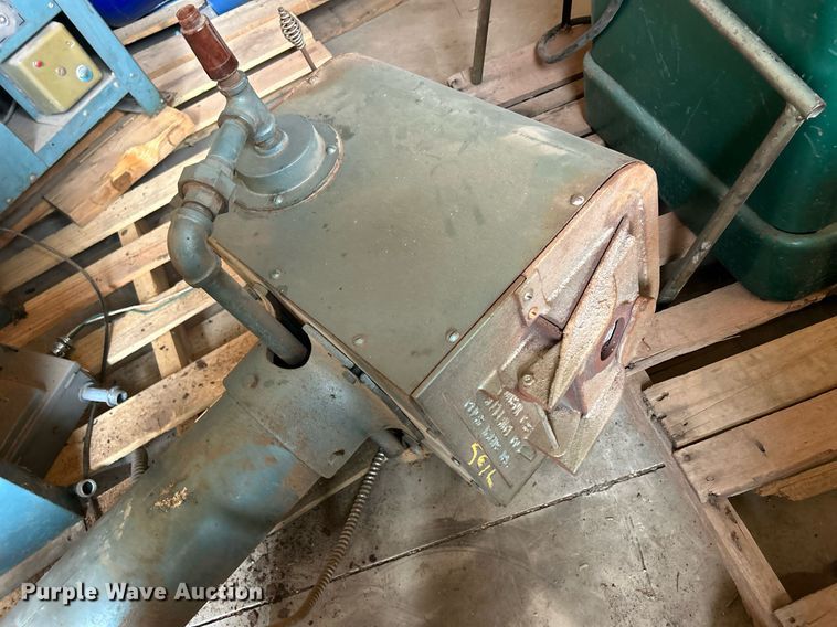 image for item MO9095 Tools