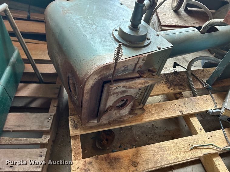 image for item MO9095 Tools