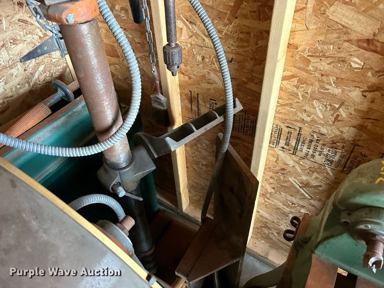 image for item MO9095 Tools