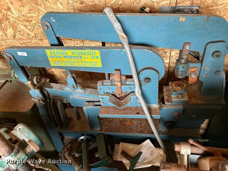 image for item MO9095 Tools