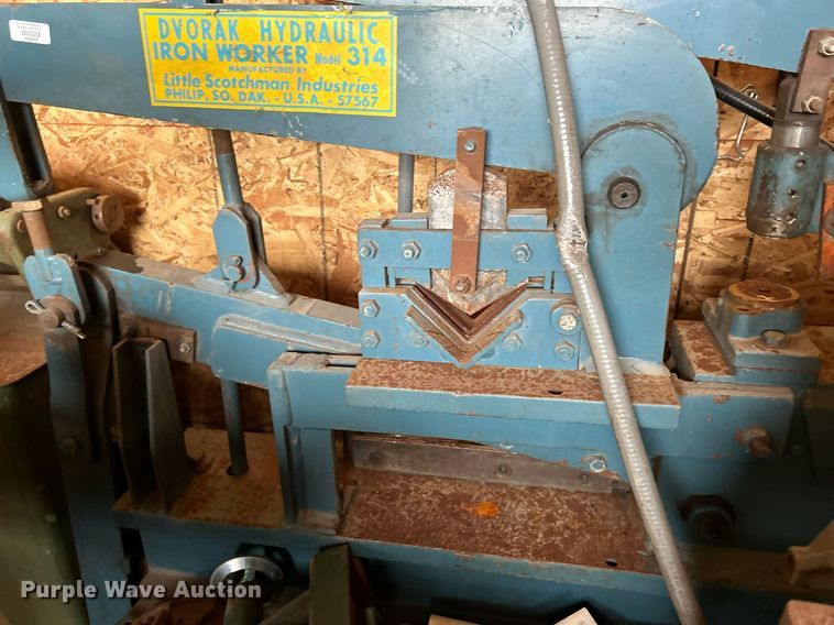 image for item MO9095 Tools