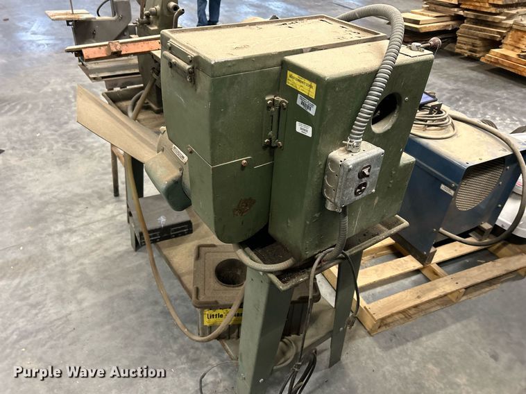 image for item MO9095 Tools