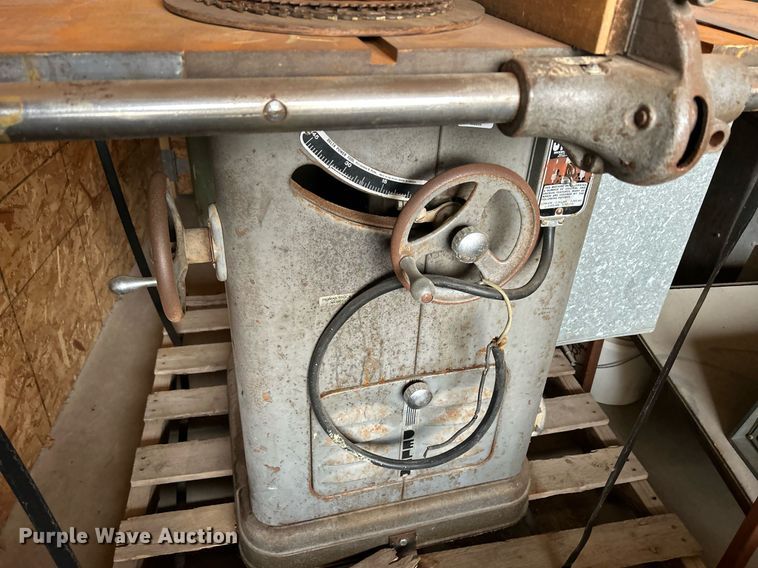 image for item MO9096 Woodworking equipment