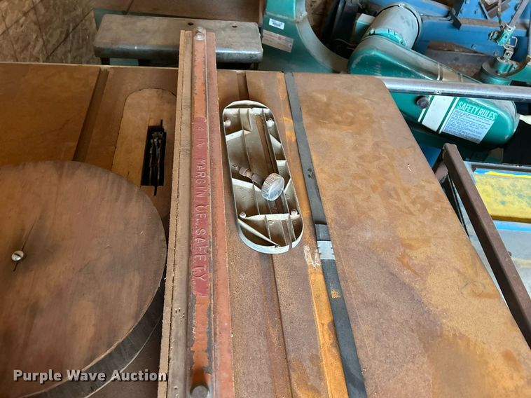 image for item MO9096 Woodworking equipment