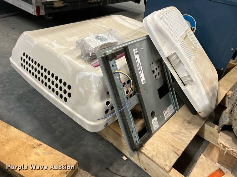 image for item MO9099 Dometic 331485000  air conditioner