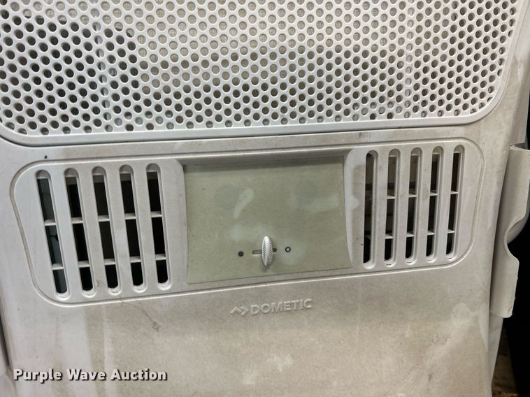 image for item MO9099 Dometic 331485000  air conditioner