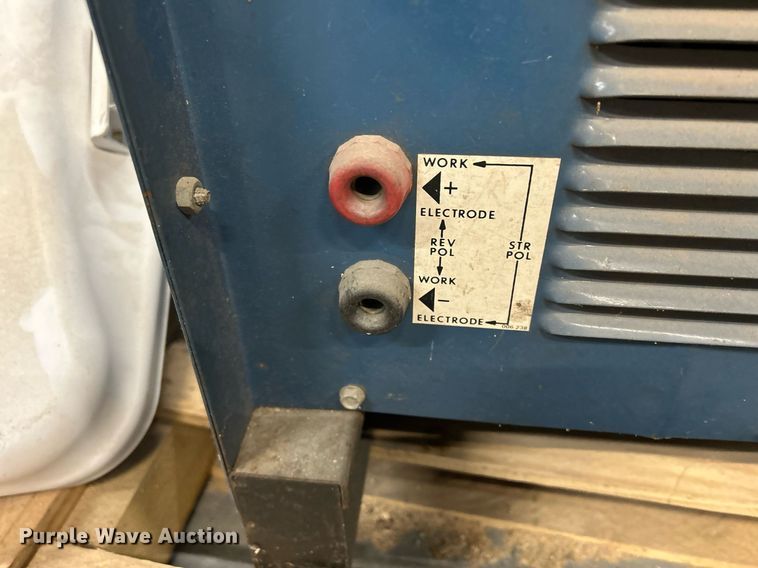 image for item MO9100 Miller Dialarc 250P-AC/DC  welder