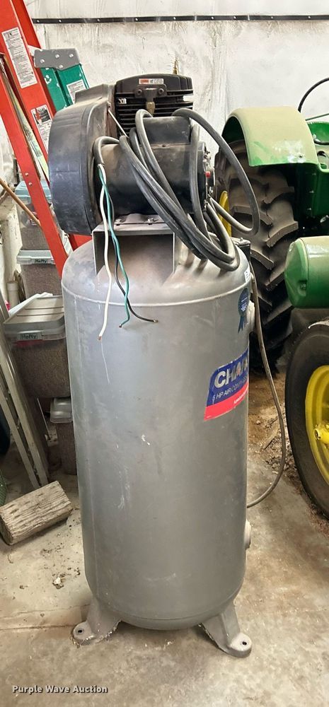 image for item MO9101 Ingersoll Rand IR5E6VA  air compressor