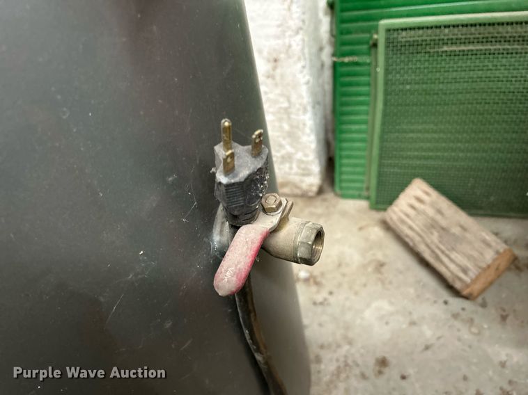 image for item MO9101 Ingersoll Rand IR5E6VA  air compressor