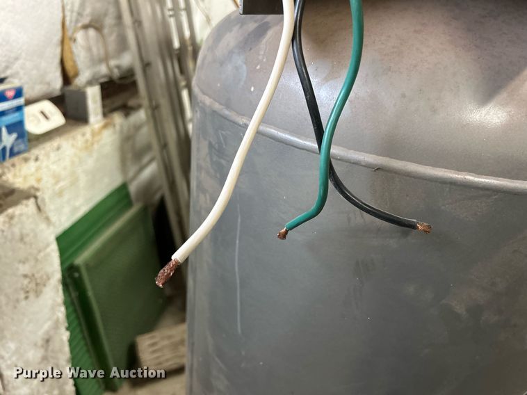 image for item MO9101 Ingersoll Rand IR5E6VA  air compressor