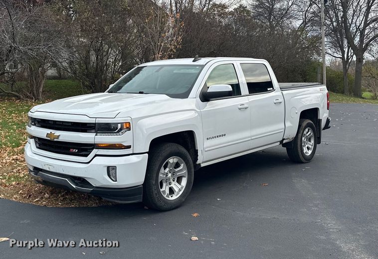 image for item MQ9531 2016 Chevrolet Silverado 1500  Crew Cab pickup truck