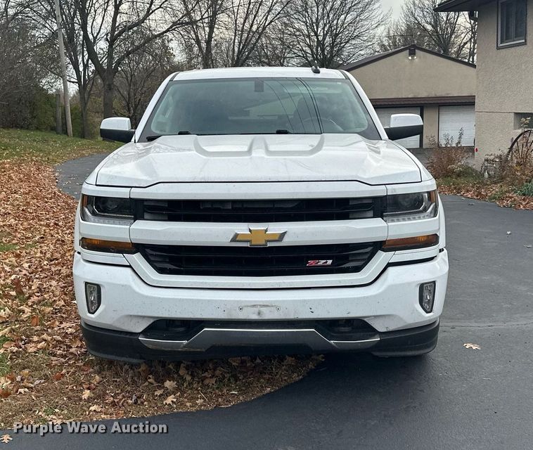 image for item MQ9531 2016 Chevrolet Silverado 1500  Crew Cab pickup truck